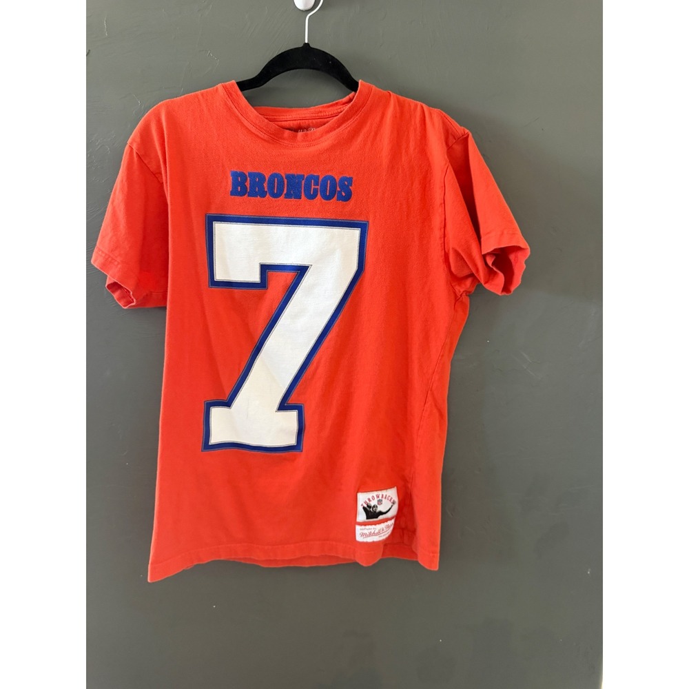 Mitchell & Ness Mens Denver Broncos John Elway 7 Orange Throwback T-Shirt Small